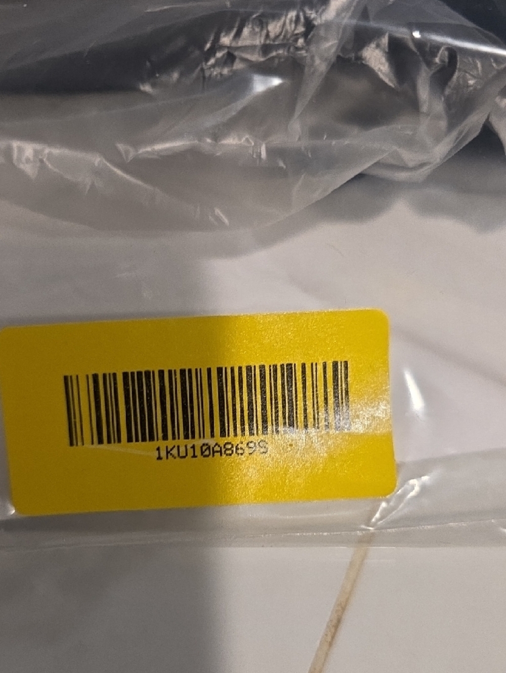 Gucci Black Frame Sunglasses with Dark Green Lenses GG2068SA - Picture 13 of 13